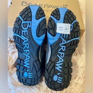 Bearpaw Hiking Boots Women’s Size 11 NWT